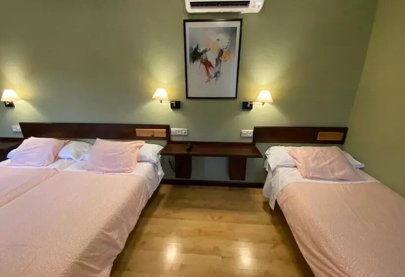 فندق Hostal Concejo