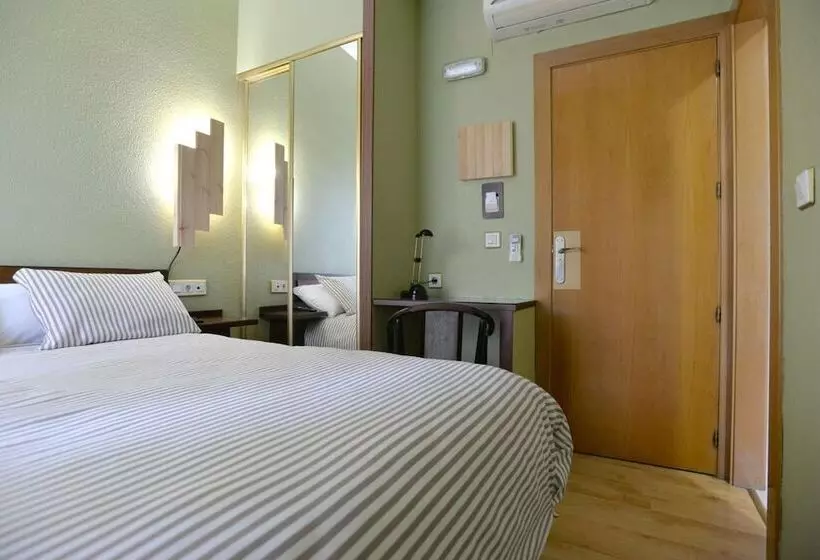 فندق Hostal Concejo