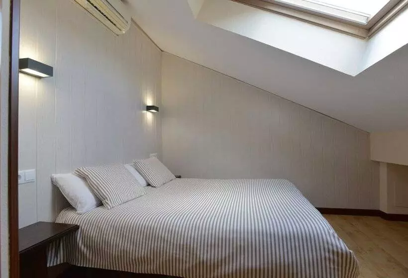 فندق Hostal Concejo