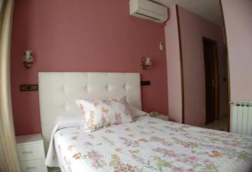 فندق Hostal Don Jaime I Y Ii