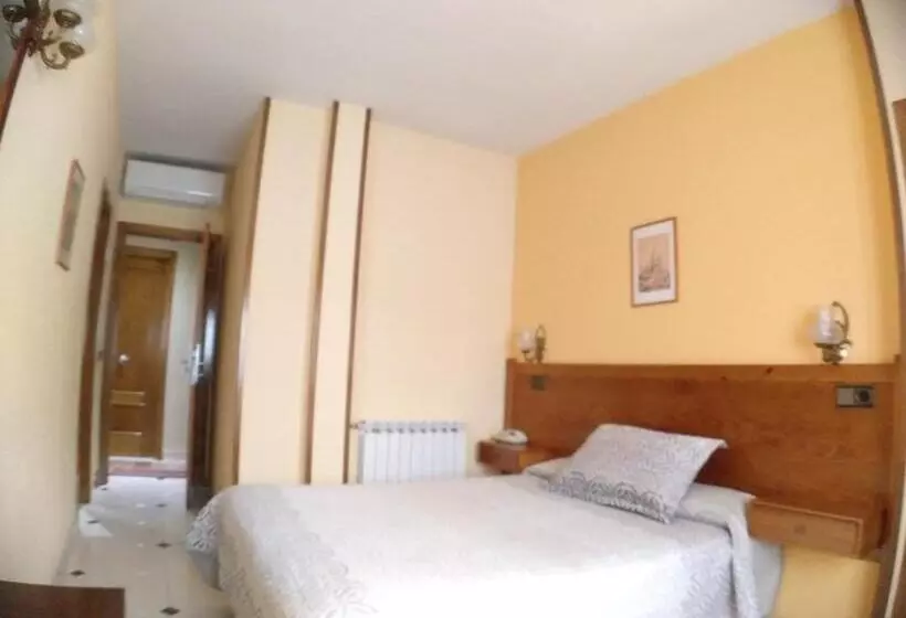 فندق Hostal Don Jaime I Y Ii