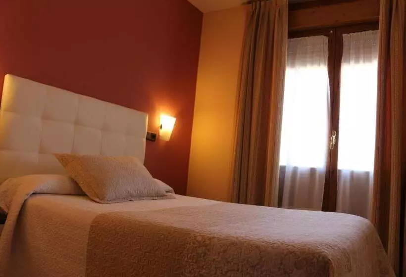 فندق Hostal Don Jaime I Y Ii