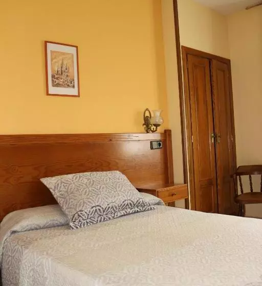 فندق Hostal Don Jaime I Y Ii