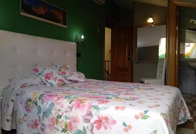 فندق Hostal Don Jaime I Y Ii