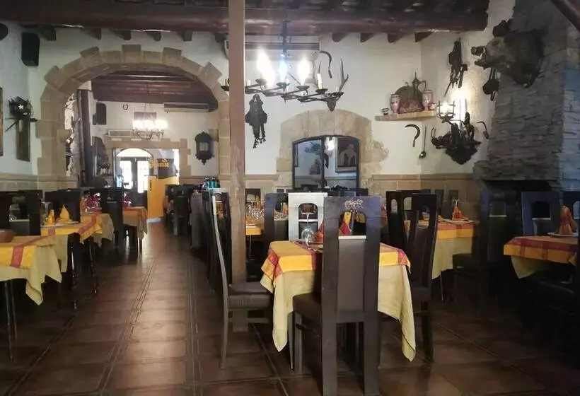 호텔 Hostal Restaurante La Diligencia