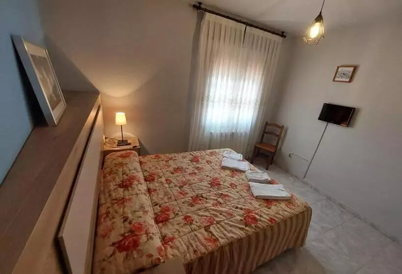 ホテル Hostal Restaurante Villa De Sepúlveda