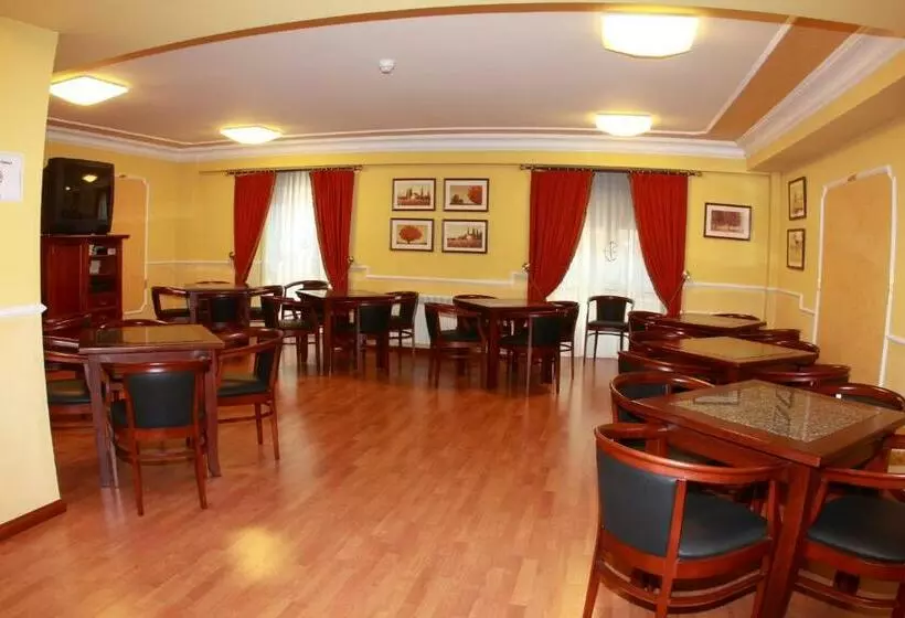 호텔 Hostal Torres