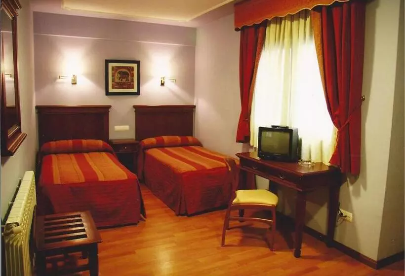 호텔 Hostal Torres