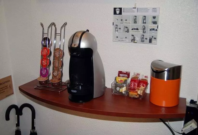 هتل Pensión Araba