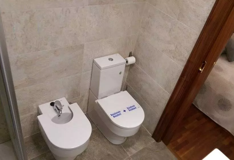 هتل Pensión Araba