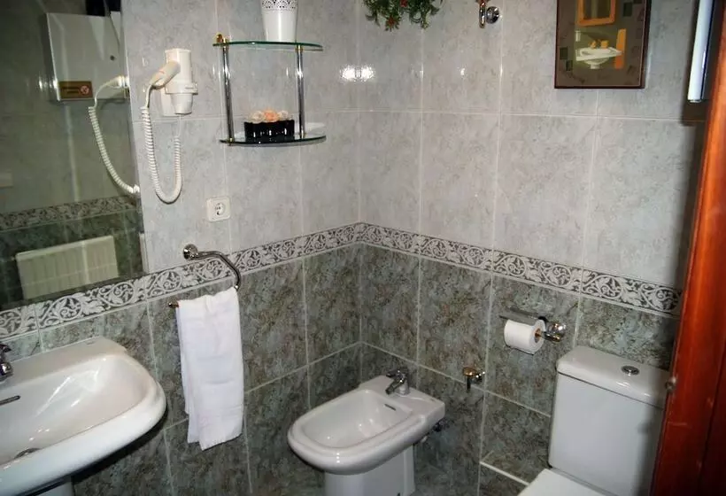 هتل Pensión Araba