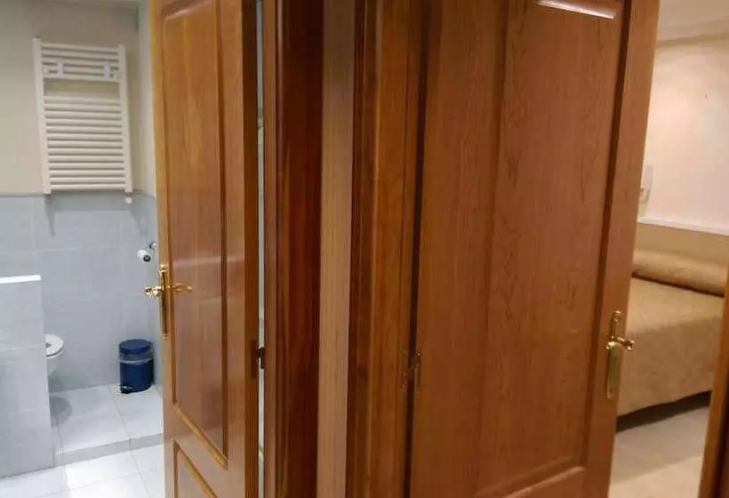 هتل Pensión Araba