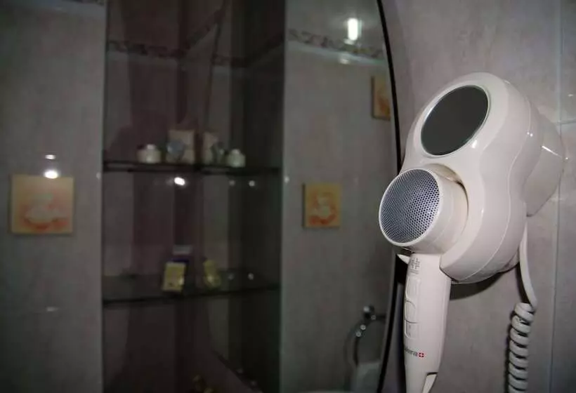 هتل Pensión Araba