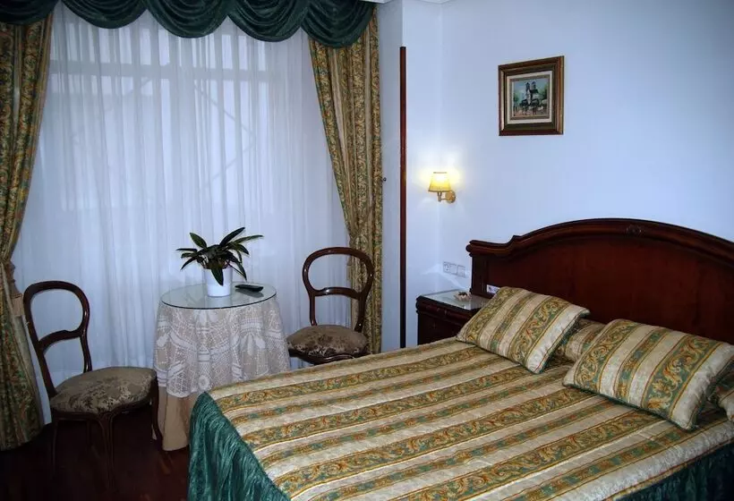 هتل Pensión Araba