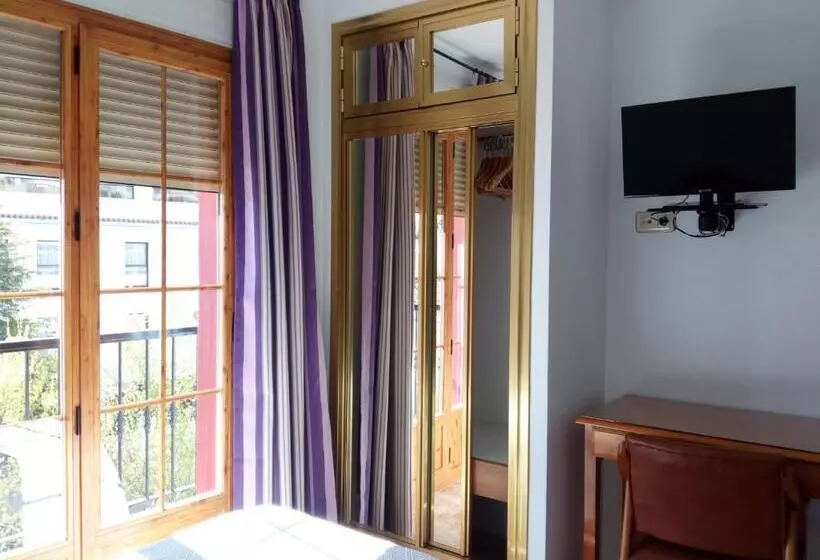 Hostal Rural Montual