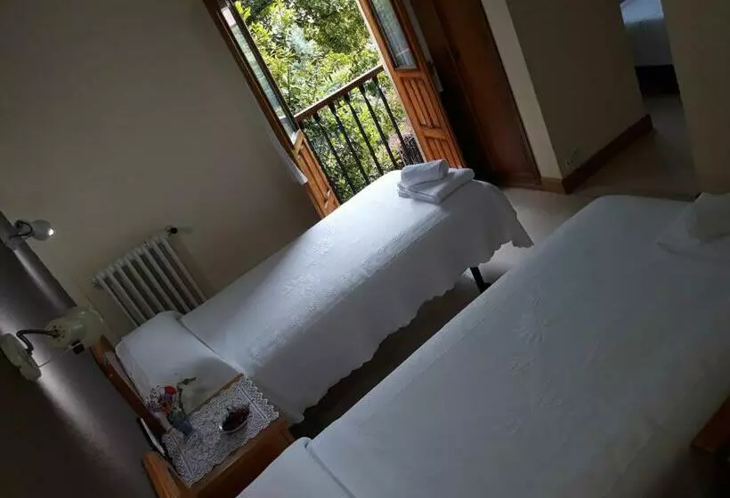 هتل Hostal Rural El Campito