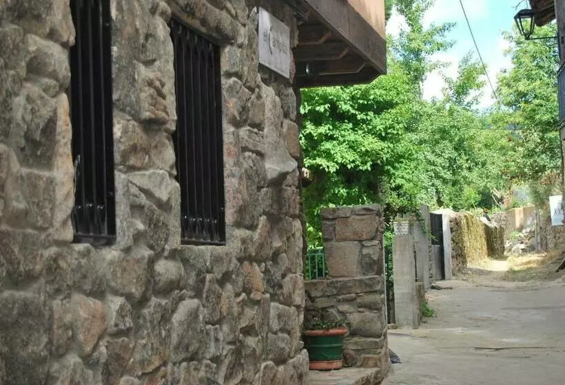 هتل Hostal Rural El Campito