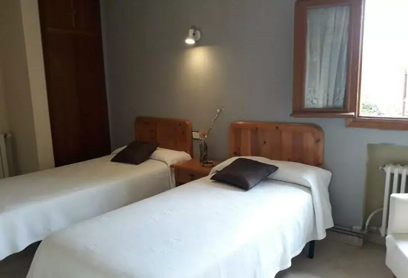 هتل Hostal Rural El Campito