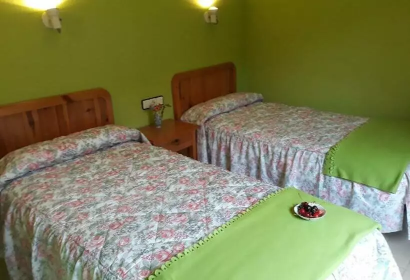 هتل Hostal Rural El Campito