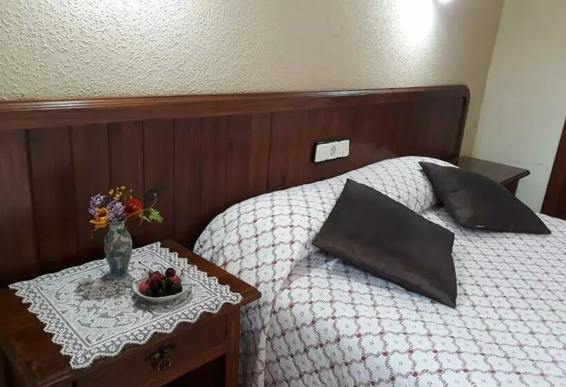 هتل Hostal Rural El Campito
