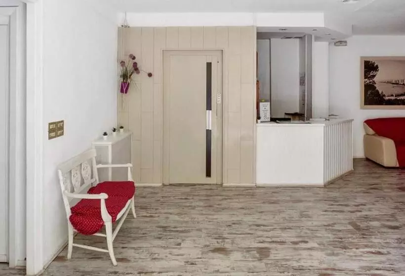 ホテル Hostal La Torre