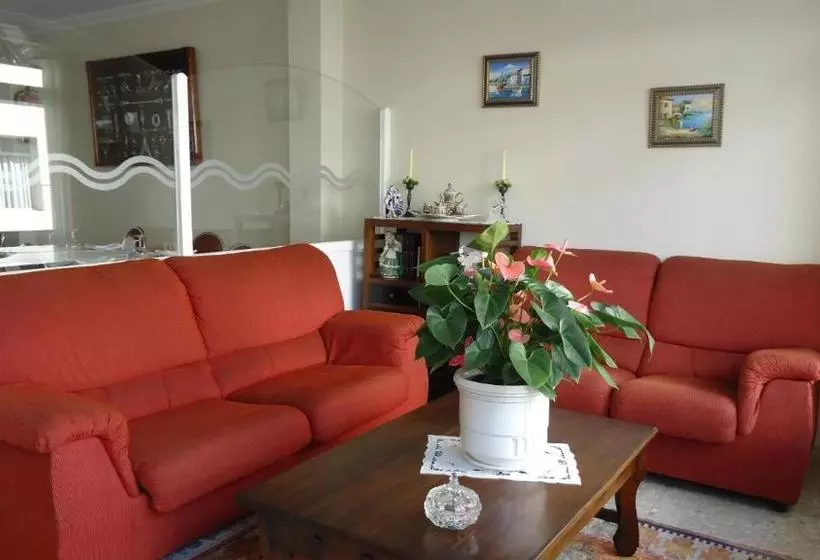 בית מלון כפרי Miramar