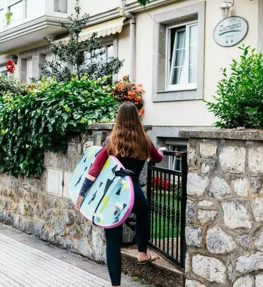 Отель Pensión Zumardi