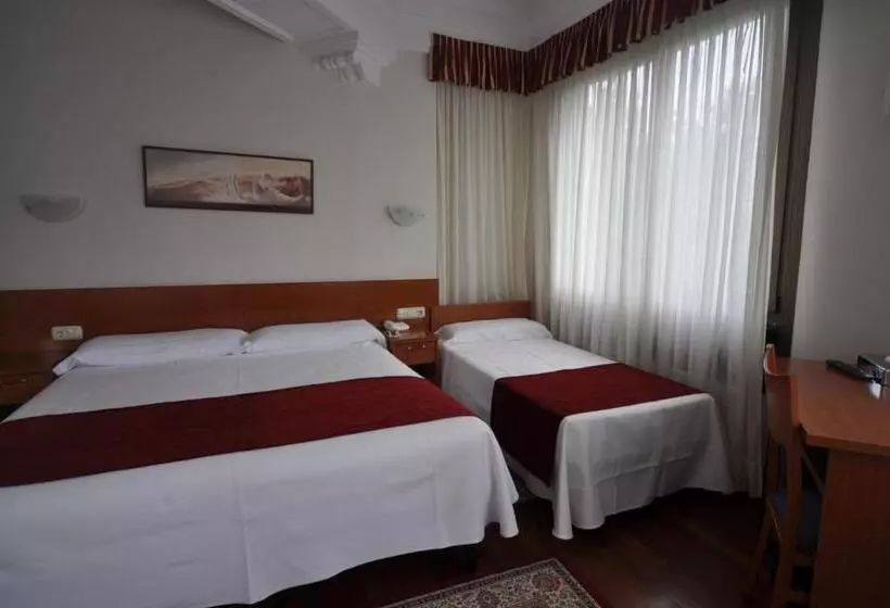 فندق Pension Alameda