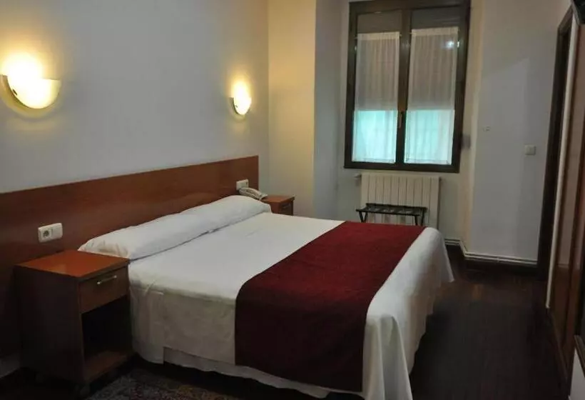 فندق Pension Alameda