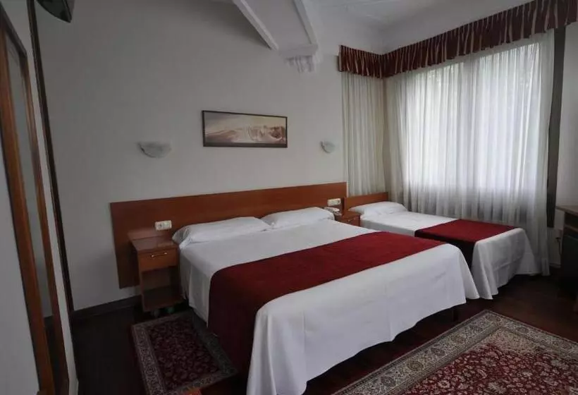 فندق Pension Alameda