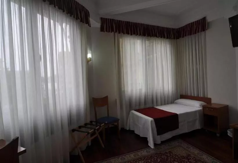 فندق Pension Alameda