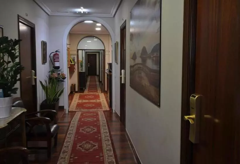 فندق Pension Alameda