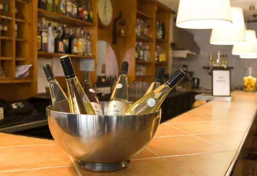 호스텔 Hostal Tierramar