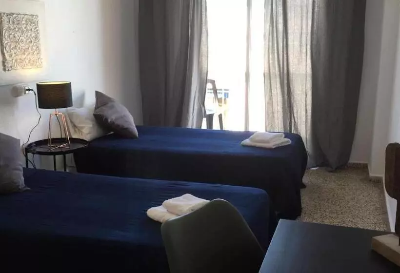 호스텔 Hostal Tierramar