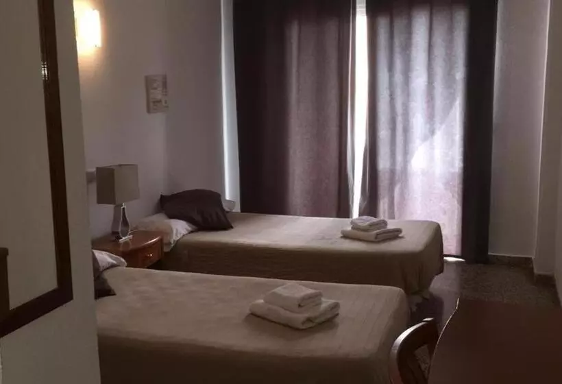 호스텔 Hostal Tierramar