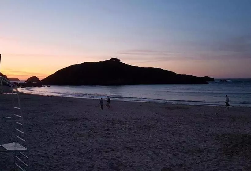 Hostal De La Playa