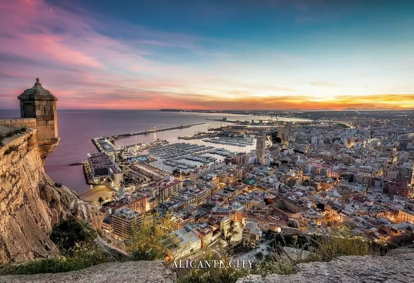 여관 Ventura Premium