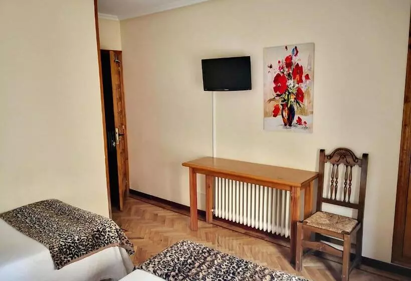 فندق Hostal Alcántara