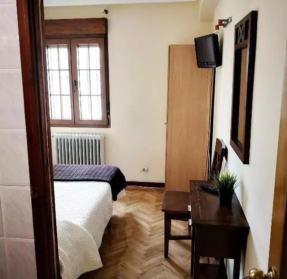 فندق Hostal Alcántara