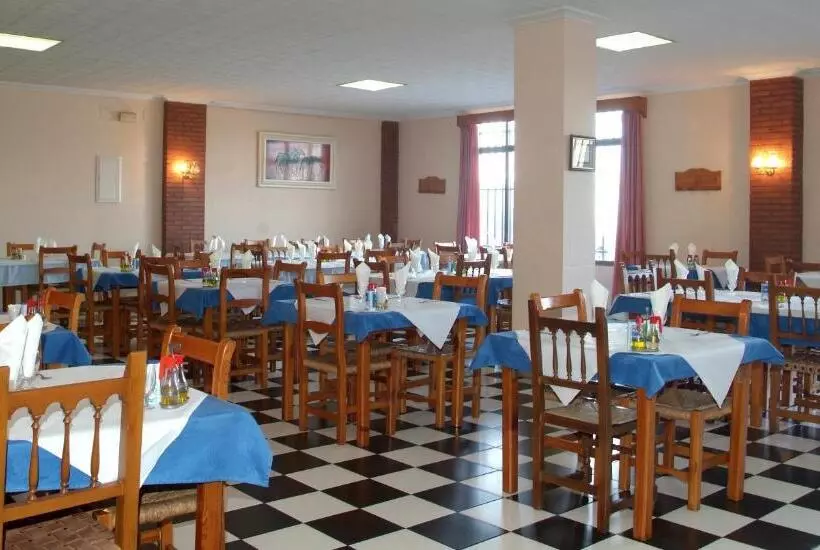 Hotel Hostal Arias