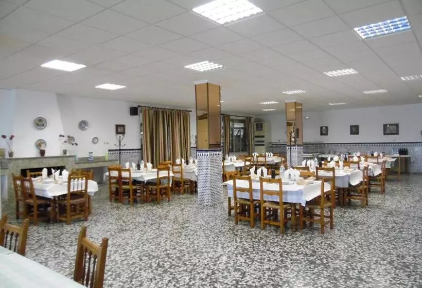 Hotel Hostal Arias