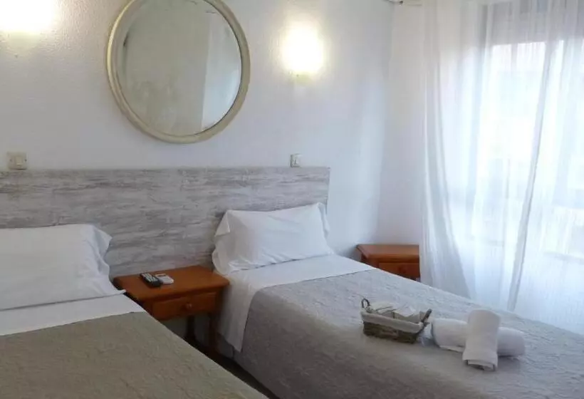 Hotel Hostal Candeleda