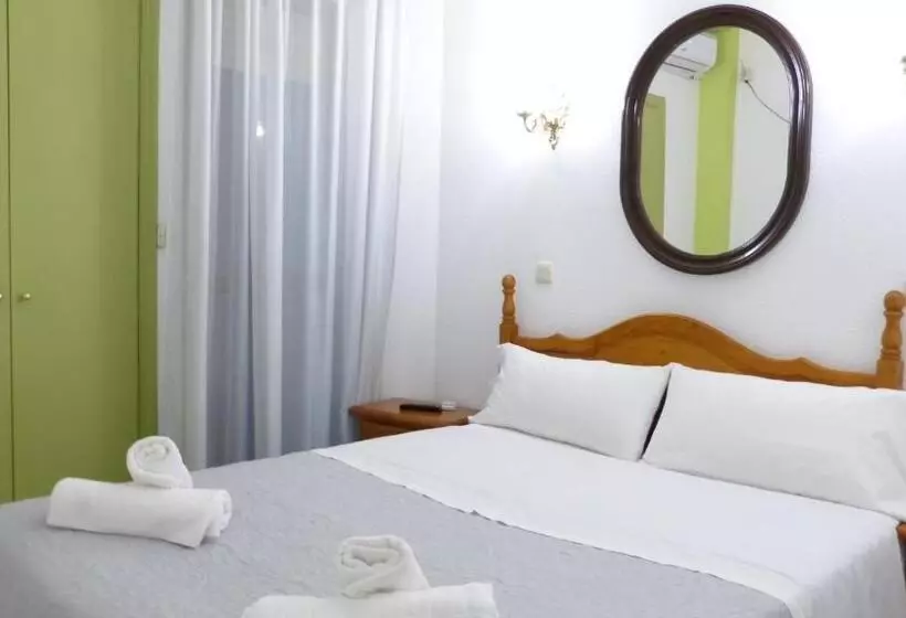 Hotel Hostal Candeleda