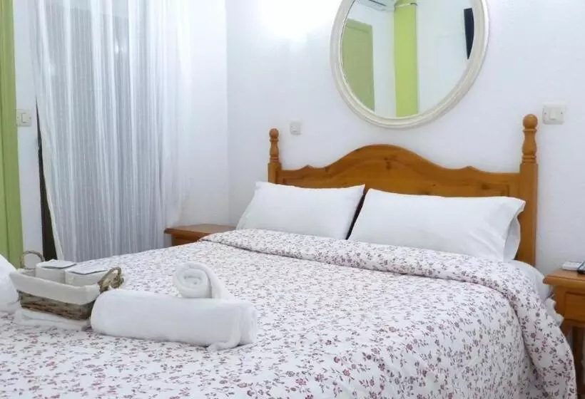 Hotel Hostal Candeleda