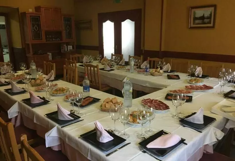 호텔 Hostal Moraleda