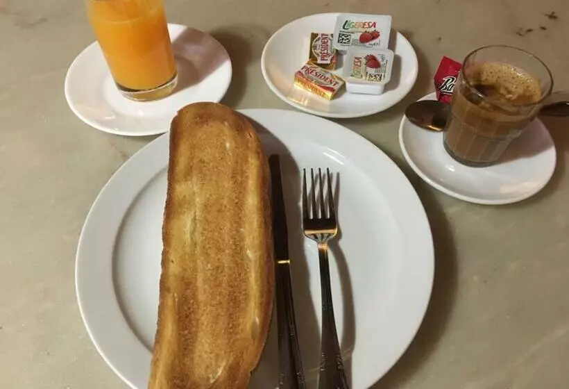 호텔 Hostal Moraleda