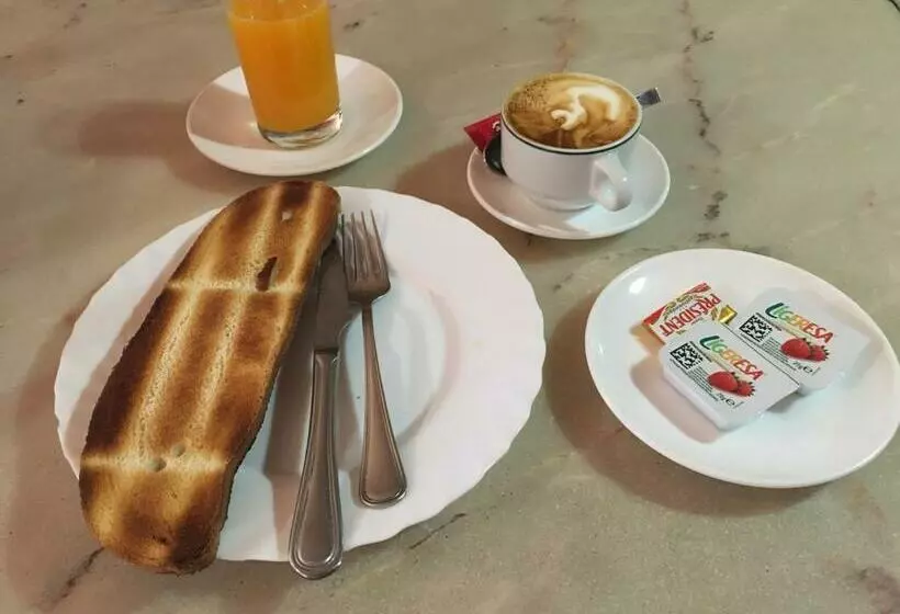 호텔 Hostal Moraleda