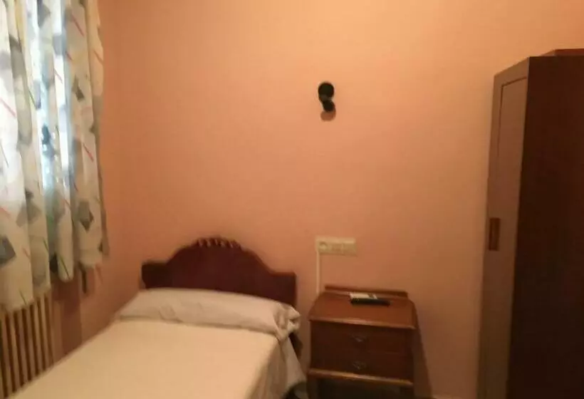 호텔 Hostal Moraleda