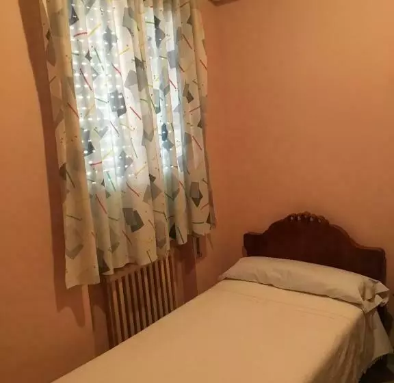 호텔 Hostal Moraleda