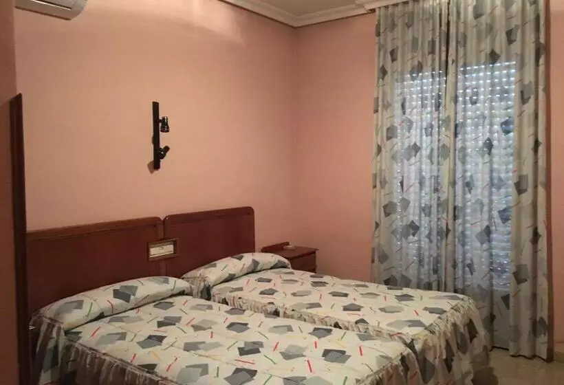 호텔 Hostal Moraleda